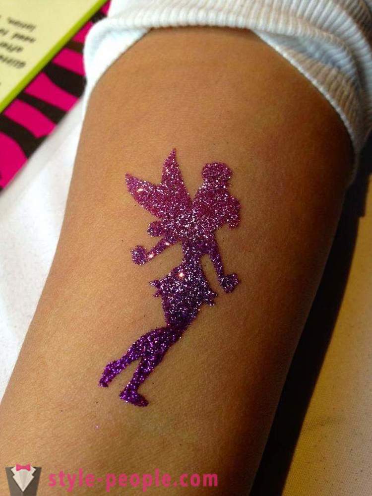 Vad är glitter-tatuering? Hur man gör en tatuering.