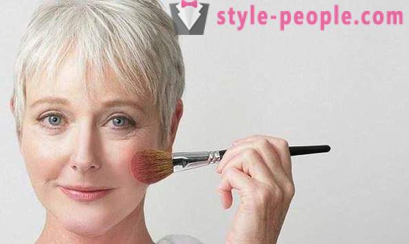 Makeup för kvinnor 50 år: steg för steg och med foton