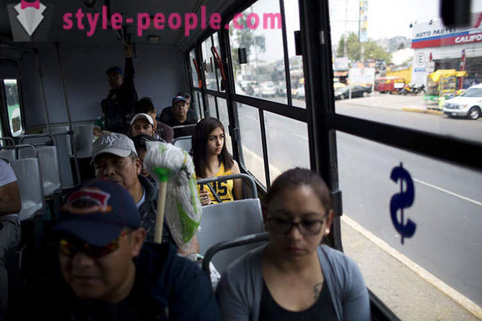 Varför Mexico City invånare köper dummy mobiltelefoner