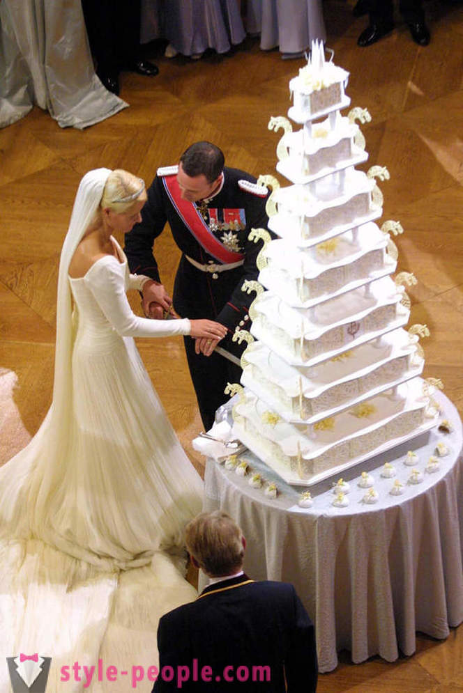 Ett urval av slående kungliga bröllopstårtor