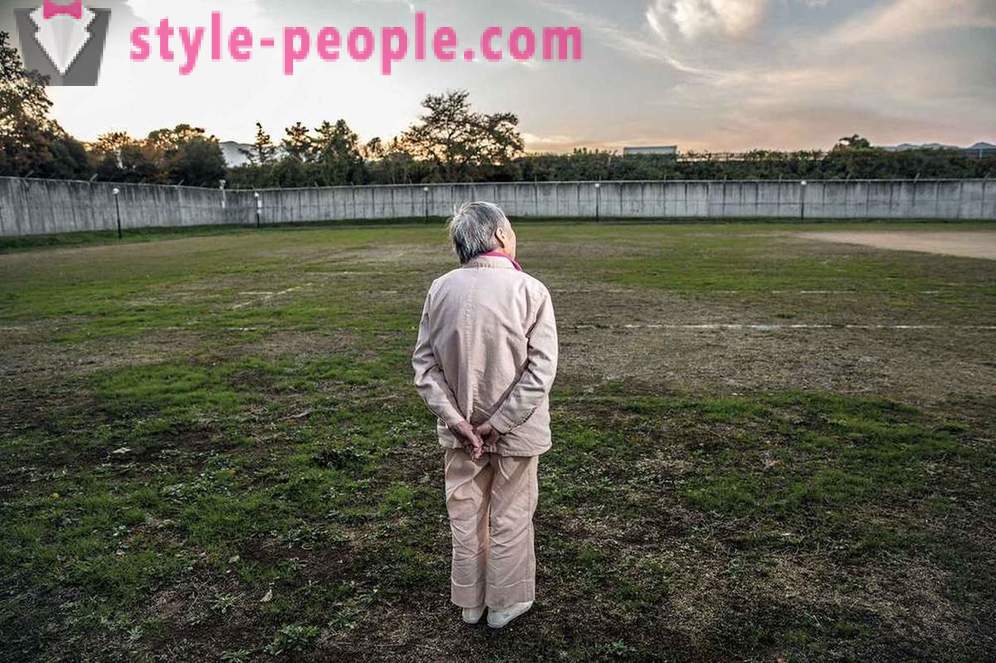 Äldre japanska människor tenderar att en lokal fängelse