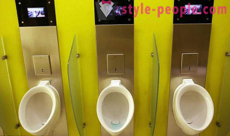 I Kina fanns en toalett med en smart ansiktsigenkänning system