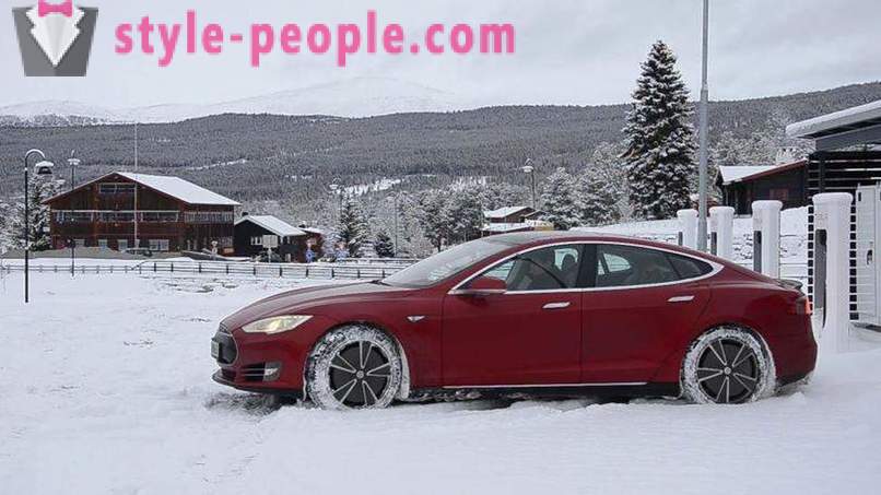 Tesla Motors förbereder sig för den officiella utgåvan på den ryska marknaden