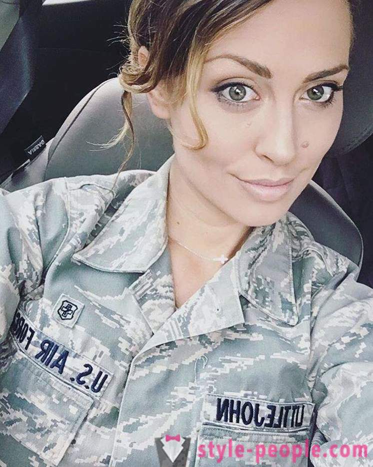 Kerissa Littlejohn - medlemmar av det amerikanska flygvapnet, som är en professionell modell och har en magisterexamen