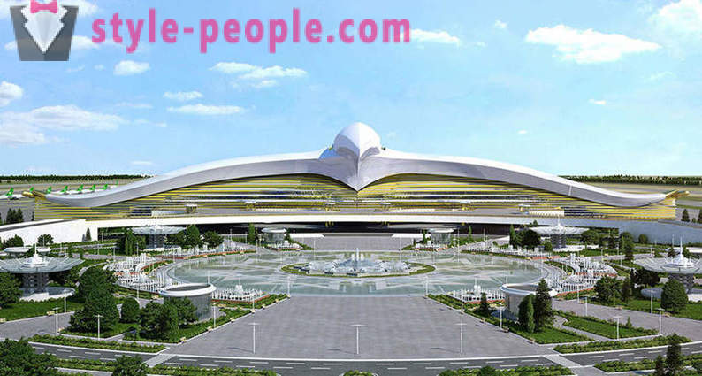 Turkmenistan öppnade flygplatsen i form av en flygande falk