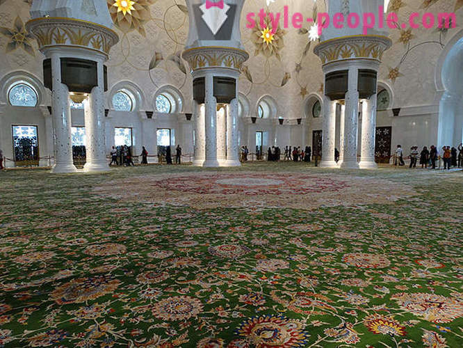 Sheikh Zayed Mosque - huvudshowcase outsägligt rika emiratet Abu Dhabi