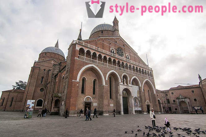 Gå igenom den italienska staden Padua