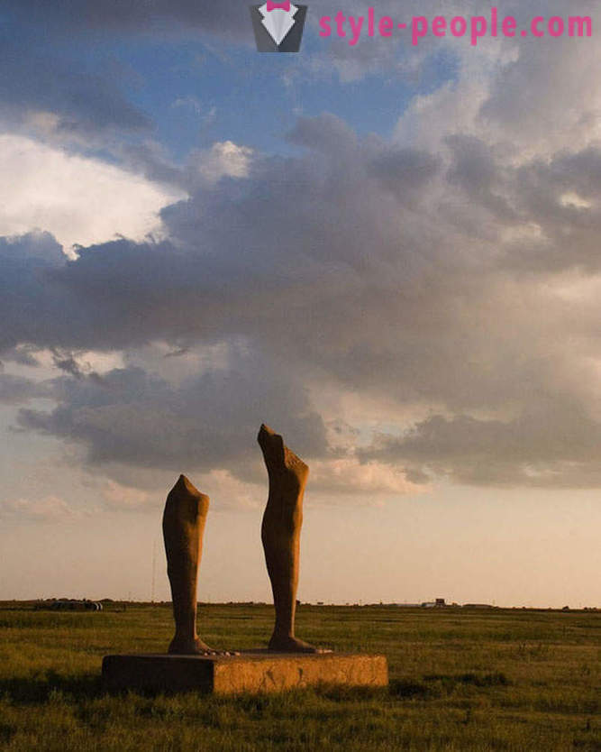 10 mest bisarra och konstiga statyer i världen