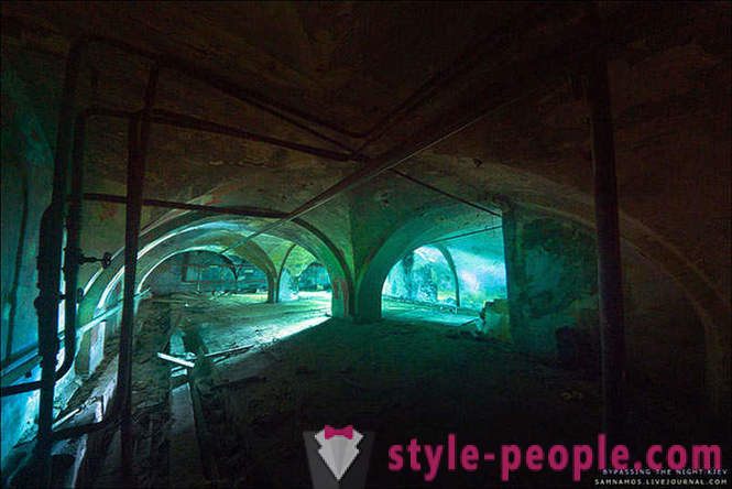 3D-shooter i verkligheten - övergiven källare anläggning 