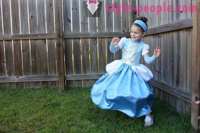 Hur man gör en Cinderella kostym med sina egna händer