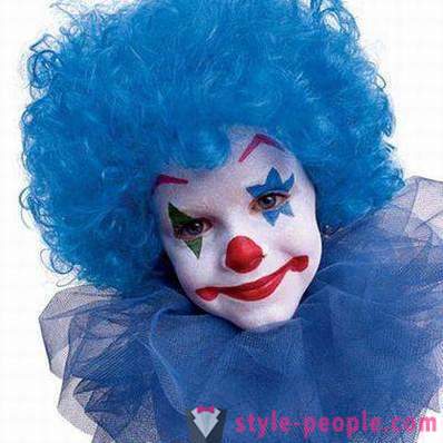 Fritidshus: clown makeup med händerna