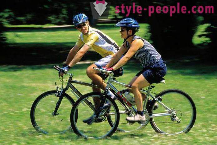 Cykel: fördelar och nackdelar. Muskler som arbetar samtidigt cykla