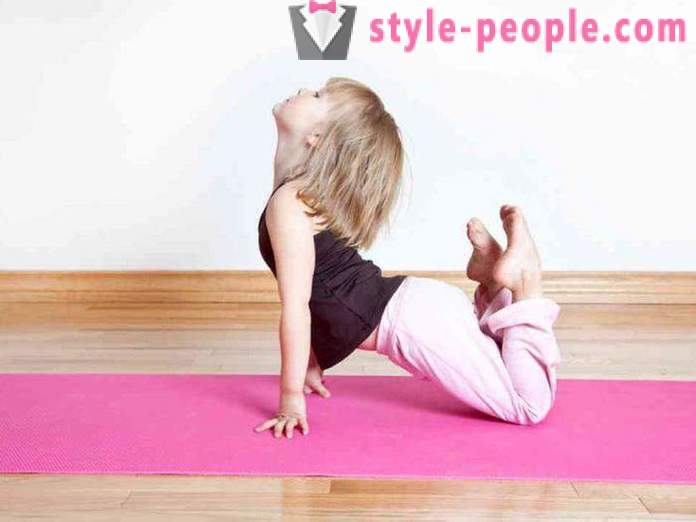 Yoga hemma för nybörjare: övningar, bilder