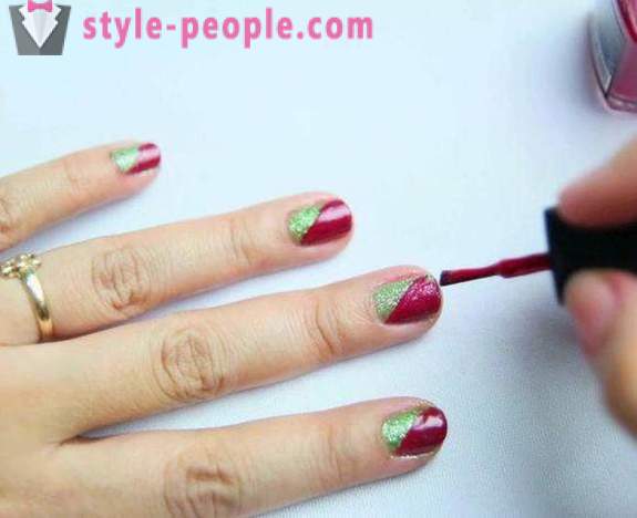 Hur man målar naglarna med två färger? Hur trevligt att göra upp dina naglar i två färger. alternativ manikyr