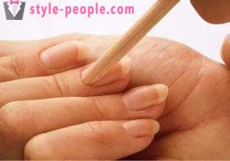 Effektivt verktyg för att ta bort nagelbanden hem