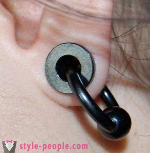 Tunnlar i öronen - för extrem piercing